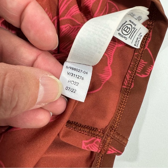 Athleta Ultimate Scoop Neck Racerback Tank Top Astral Blooms - Picture 3 of 8